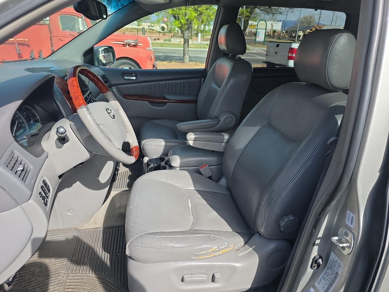 Toyota Sienna 5dr XLE AWD (Natl) 2004