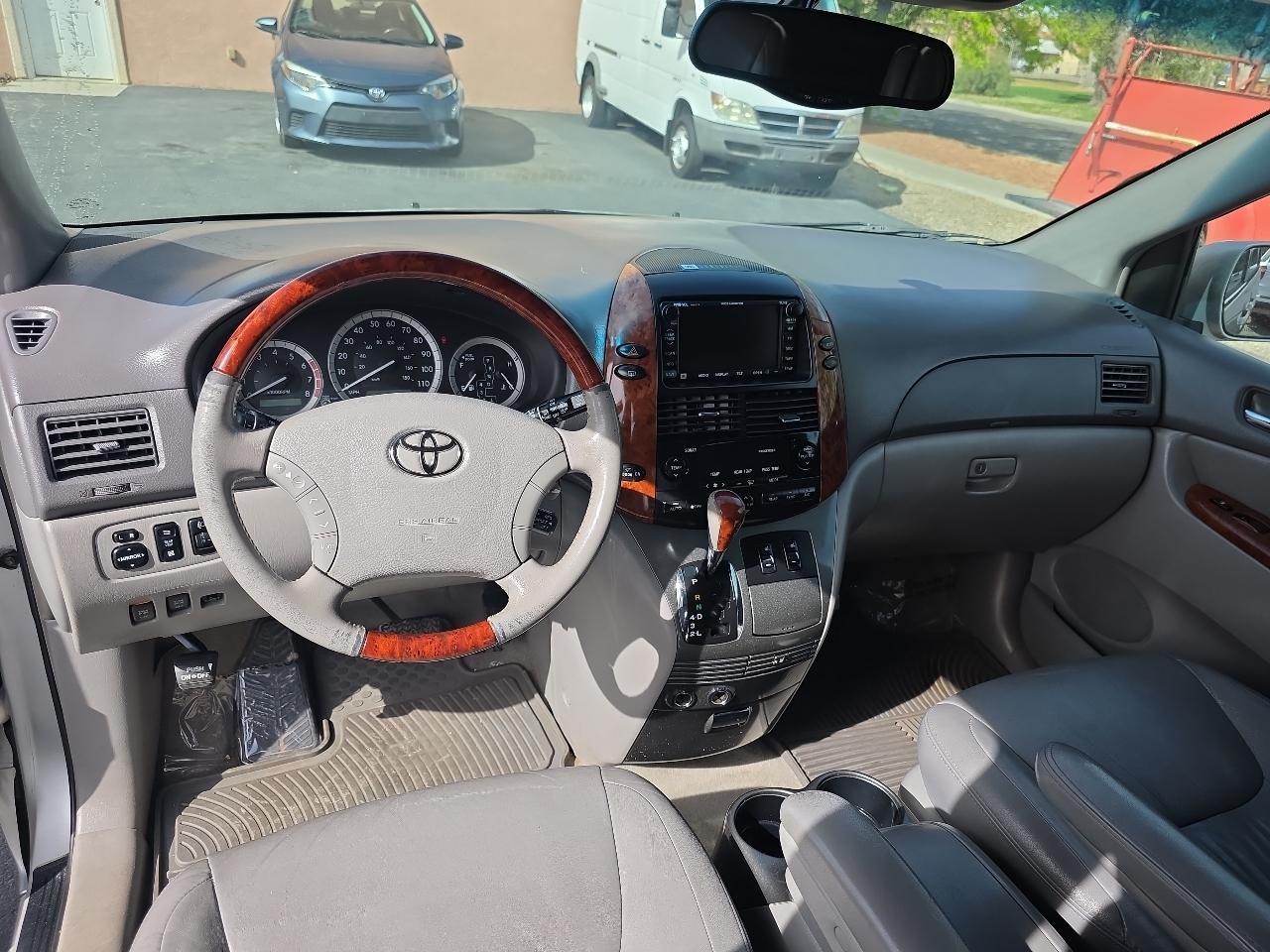 Toyota Sienna 5dr XLE AWD (Natl) 2004