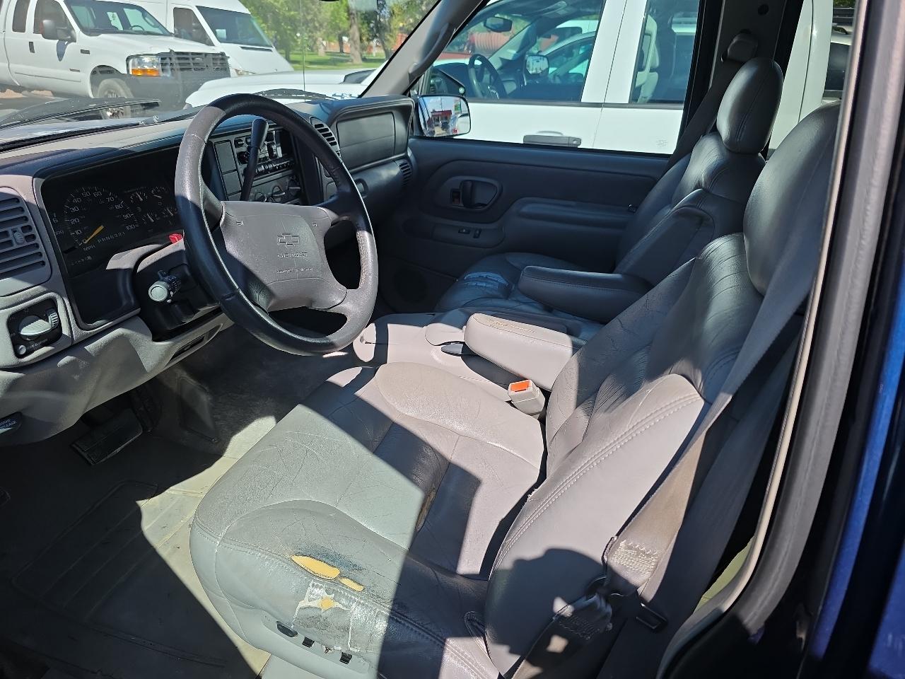 Chevrolet Suburban 1500 4WD 1997