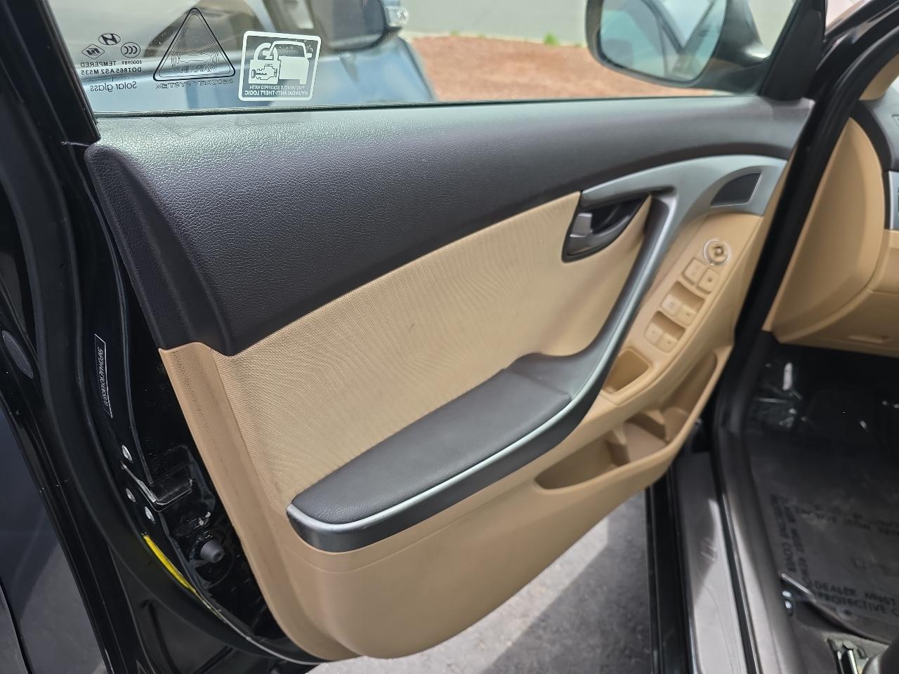 Hyundai Elantra 4dr Sdn Auto GLS PZEV (Alabama Plant) 2012