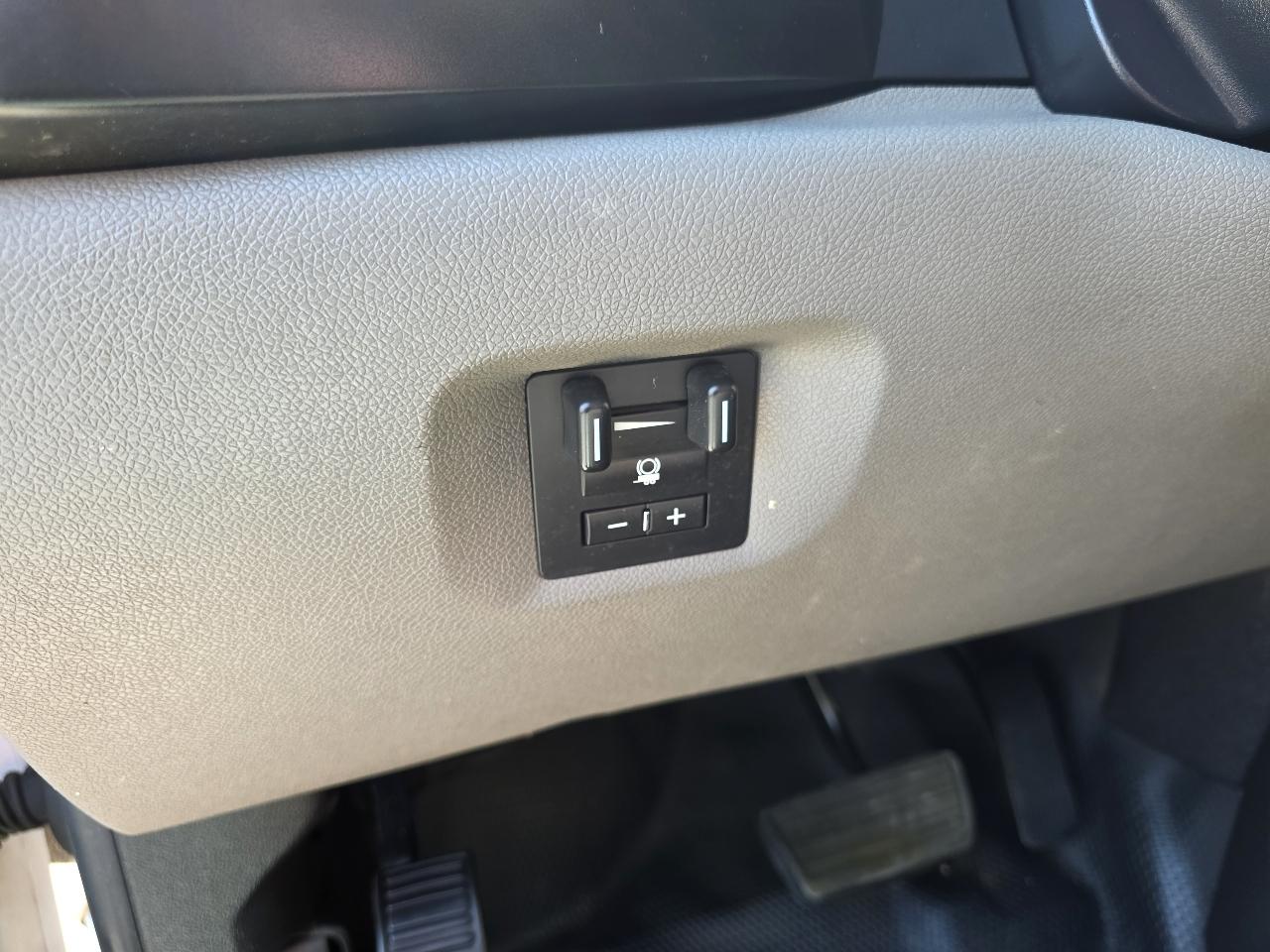 GMC Sierra 3500HD 4WD Crew Cab 167.7" Work Truck 2013