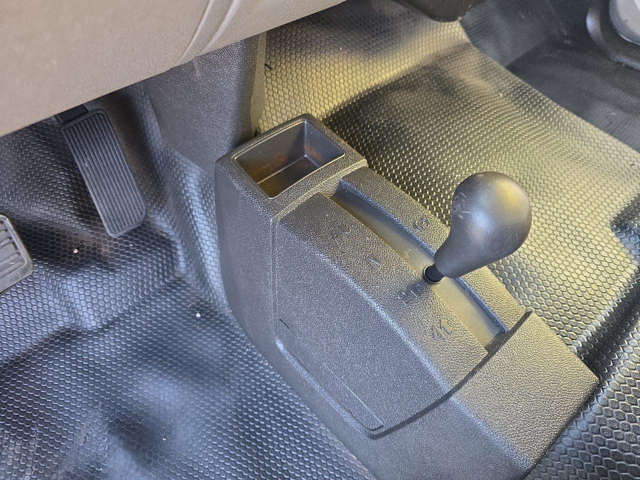 GMC Sierra 3500HD 4WD Crew Cab 167.7" Work Truck 2013