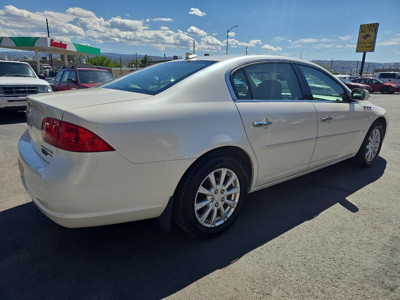 Buick Lucerne 4dr Sdn CXL 2009