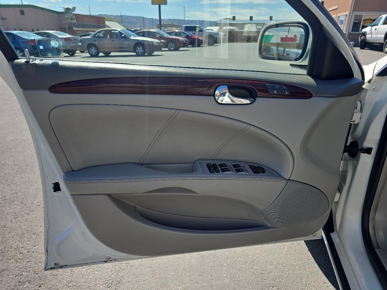 Buick Lucerne 4dr Sdn CXL 2009