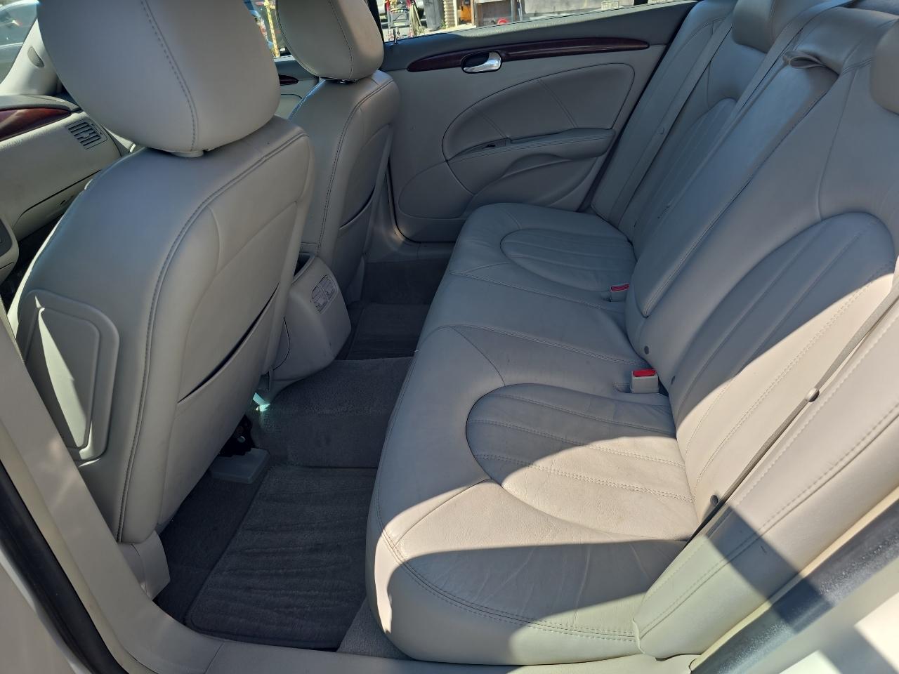 Buick Lucerne 4dr Sdn CXL 2009