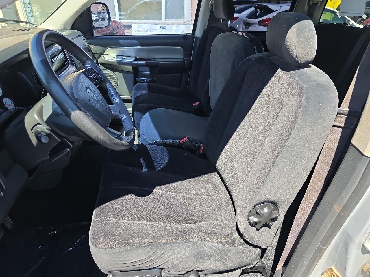 Dodge Ram 1500 4dr Quad Cab 140.5" WB SLT 2005