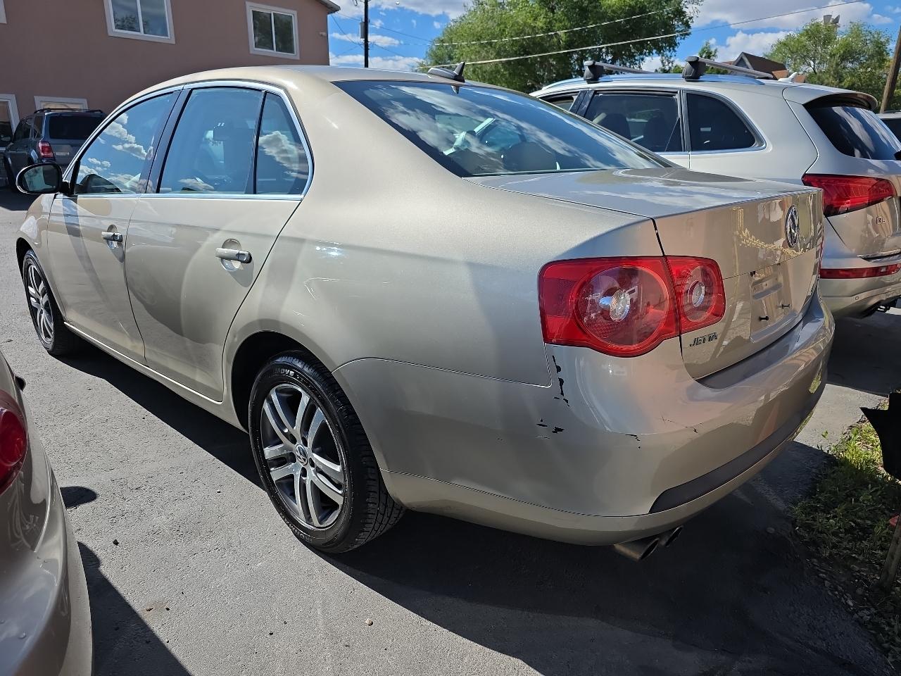 Volkswagen Jetta Sedan 4dr 2.5L Auto 2006