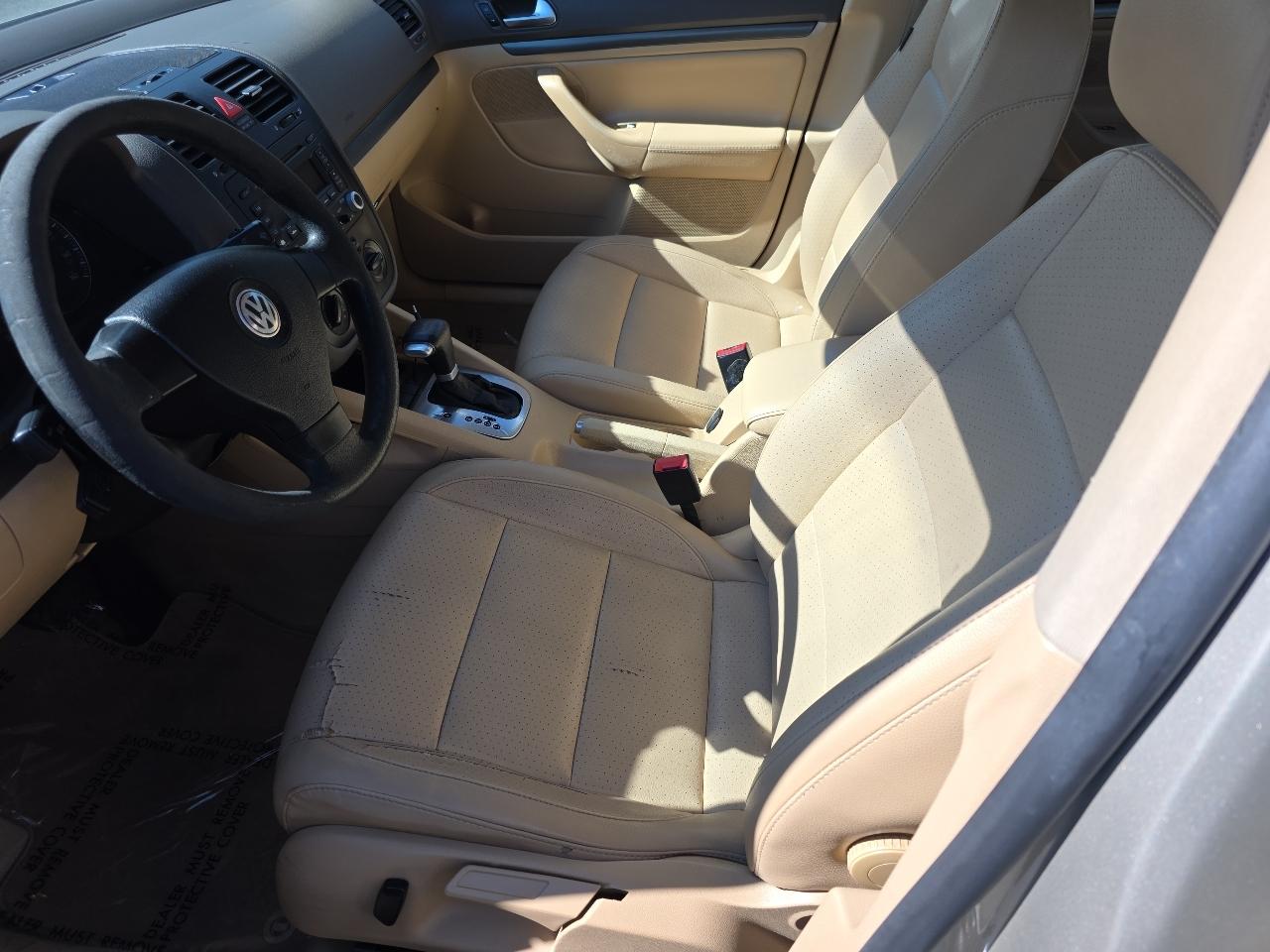 Volkswagen Jetta Sedan 4dr 2.5L Auto 2006