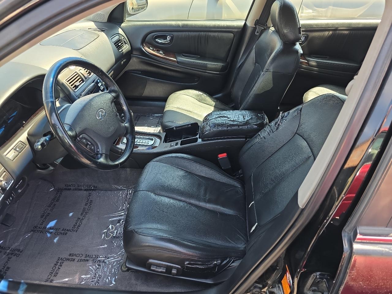 Infiniti I30 4dr Sdn Luxury 2001