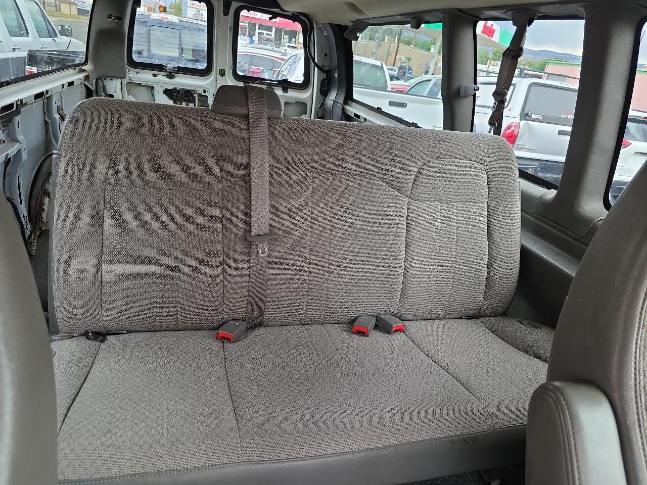 Chevrolet Express Passenger RWD 3500 155" 1LS 2011