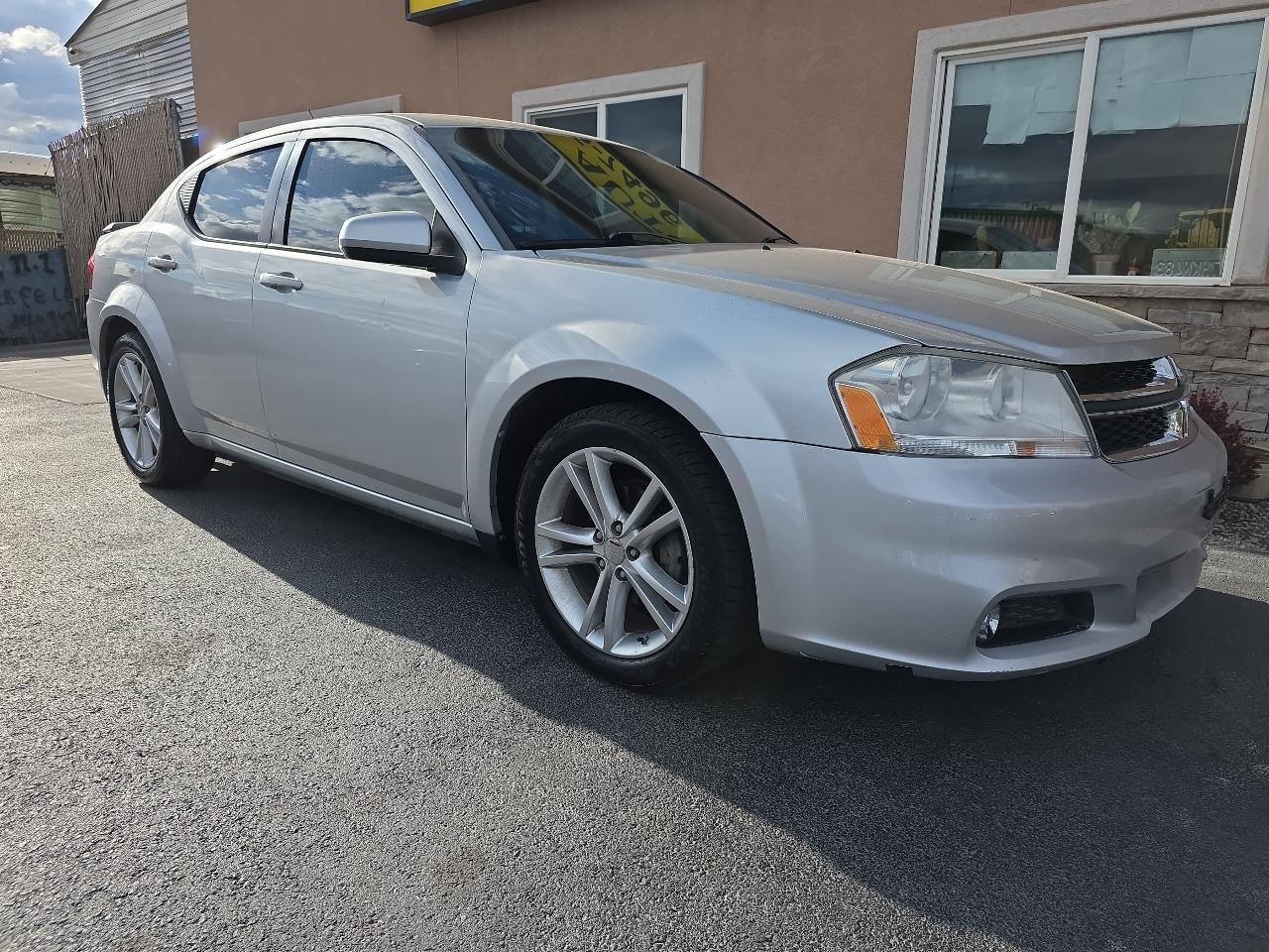Dodge Avenger 4dr Sdn Heat 2011
