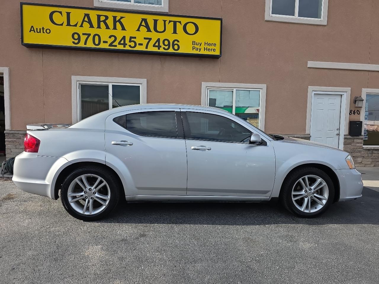 Dodge Avenger 4dr Sdn Heat 2011