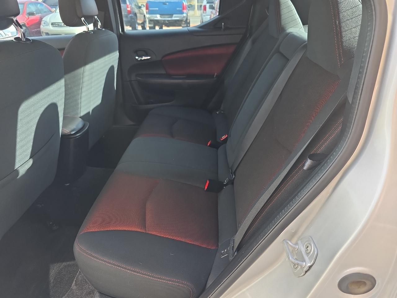 Dodge Avenger 4dr Sdn Heat 2011