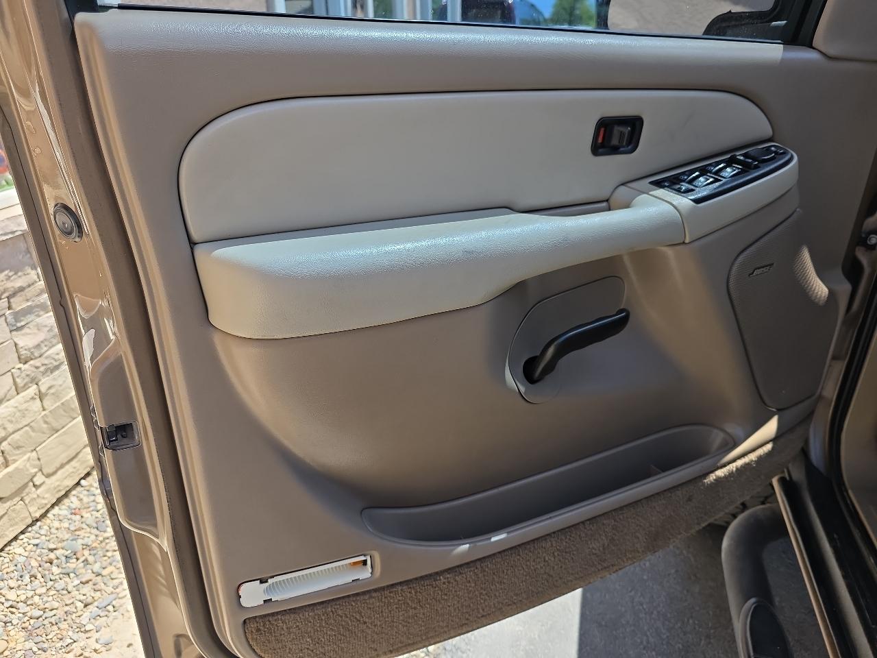GMC Yukon XL 4dr 1500 4WD SLE 2003