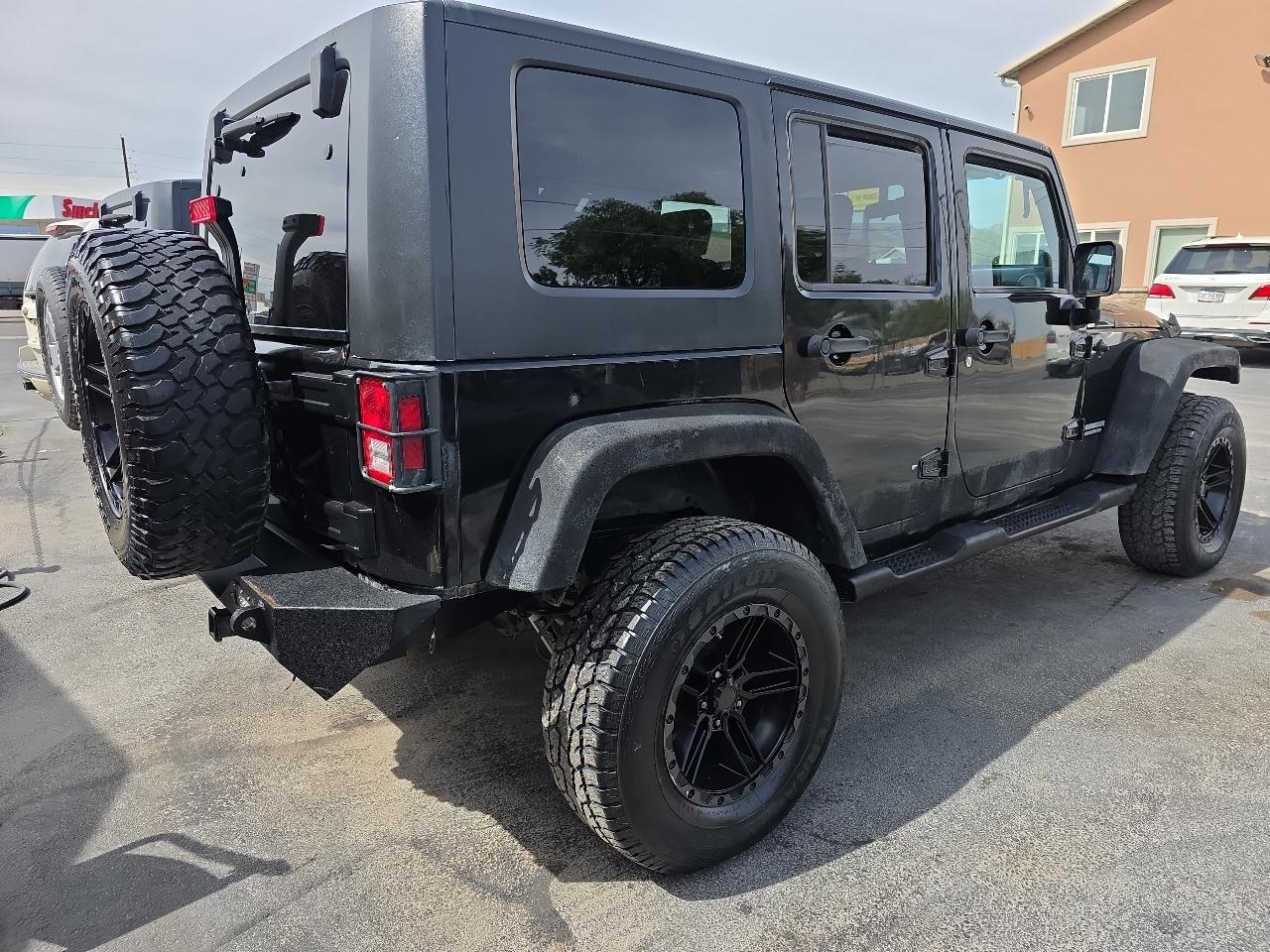 Jeep Wrangler Unlimited 4WD 4dr Mountain 2010