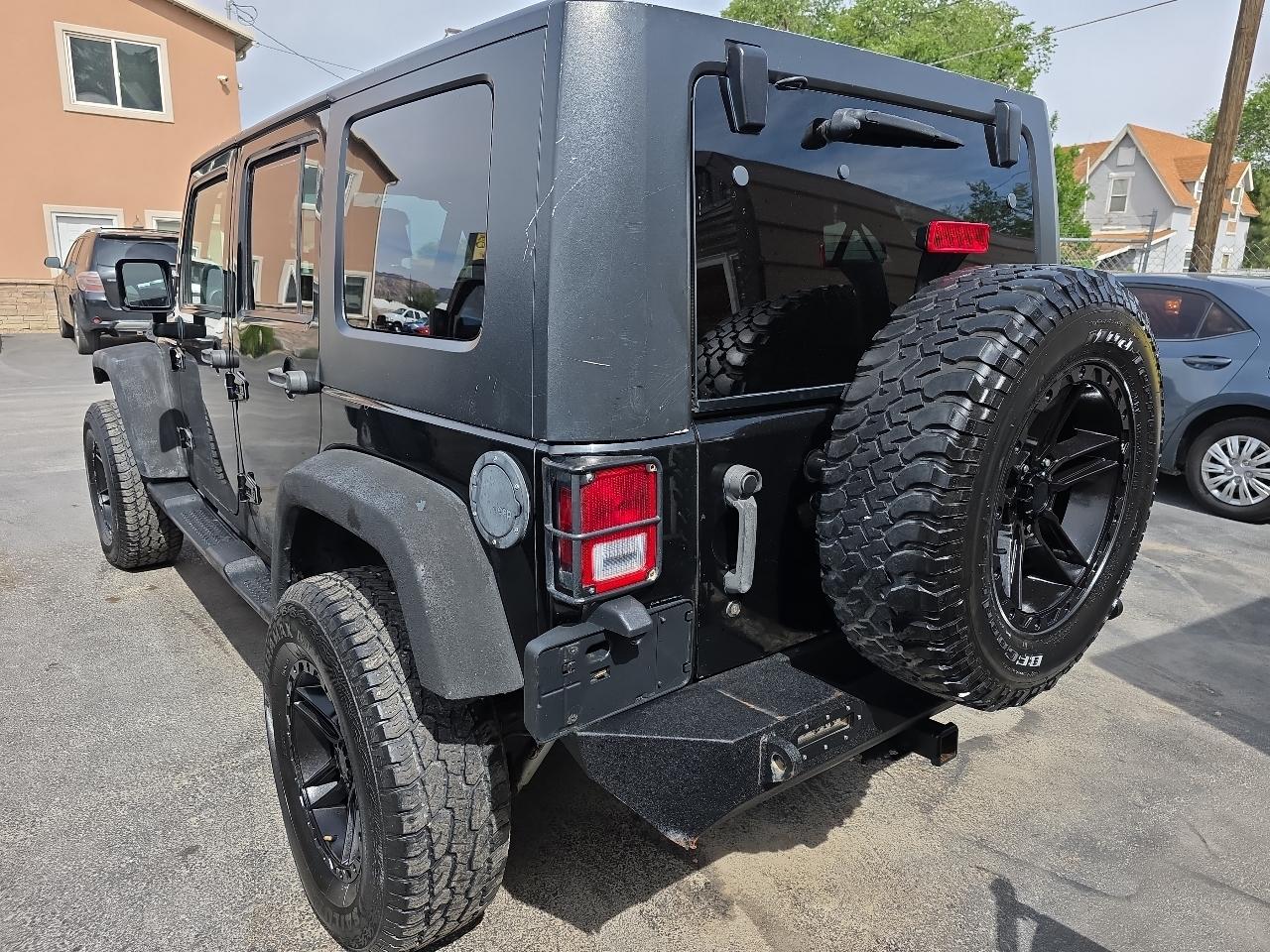 Jeep Wrangler Unlimited 4WD 4dr Mountain 2010