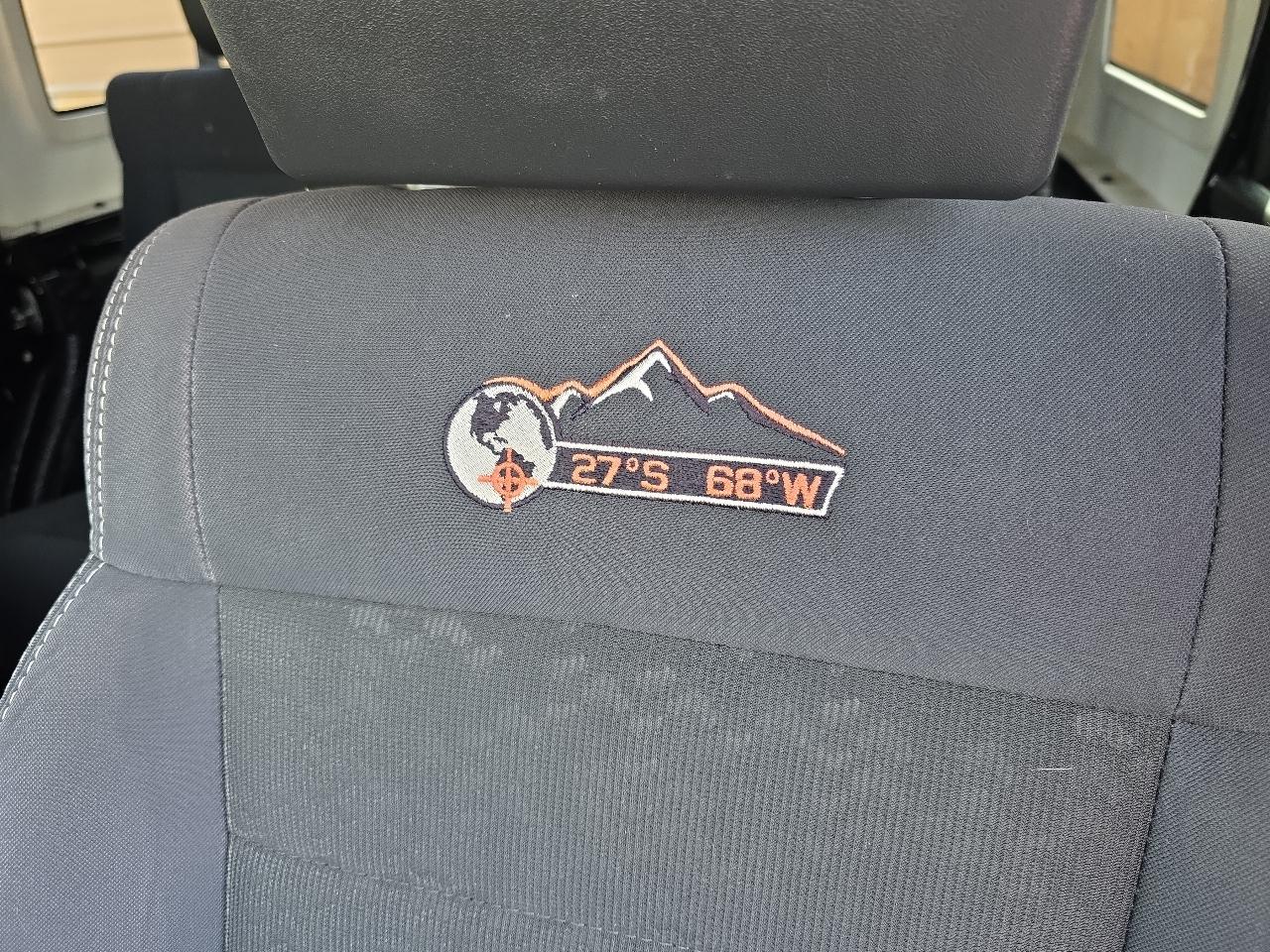 Jeep Wrangler Unlimited 4WD 4dr Mountain 2010