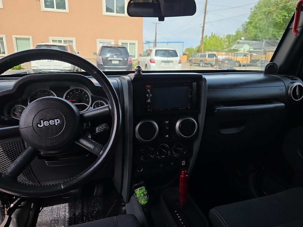 Jeep Wrangler Unlimited 4WD 4dr Mountain 2010
