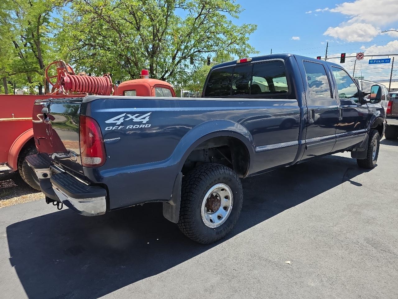 Ford Super Duty F-250 Crew Cab 156" XLT 4WD 2001