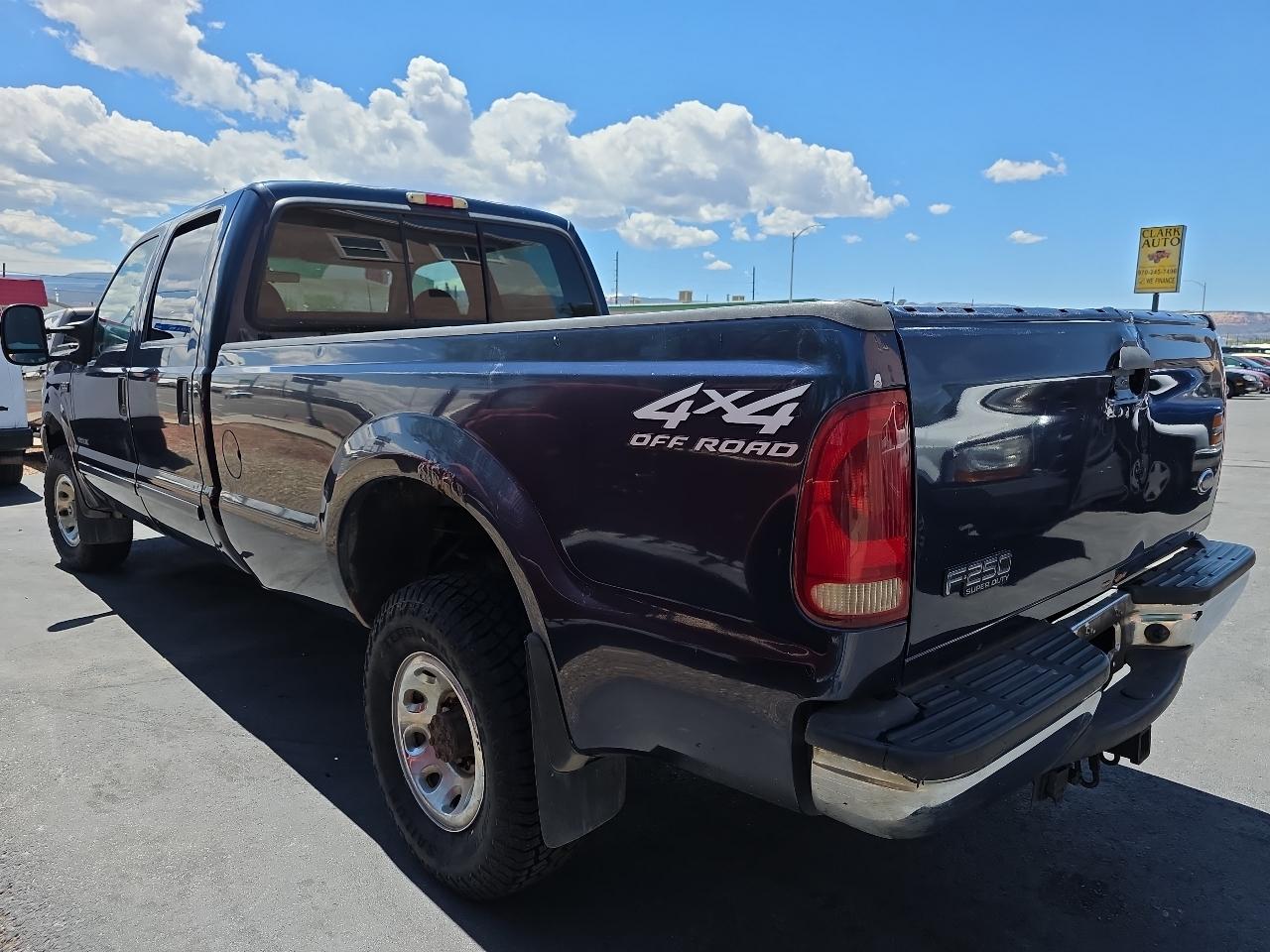 Ford Super Duty F-250 Crew Cab 156" XLT 4WD 2001