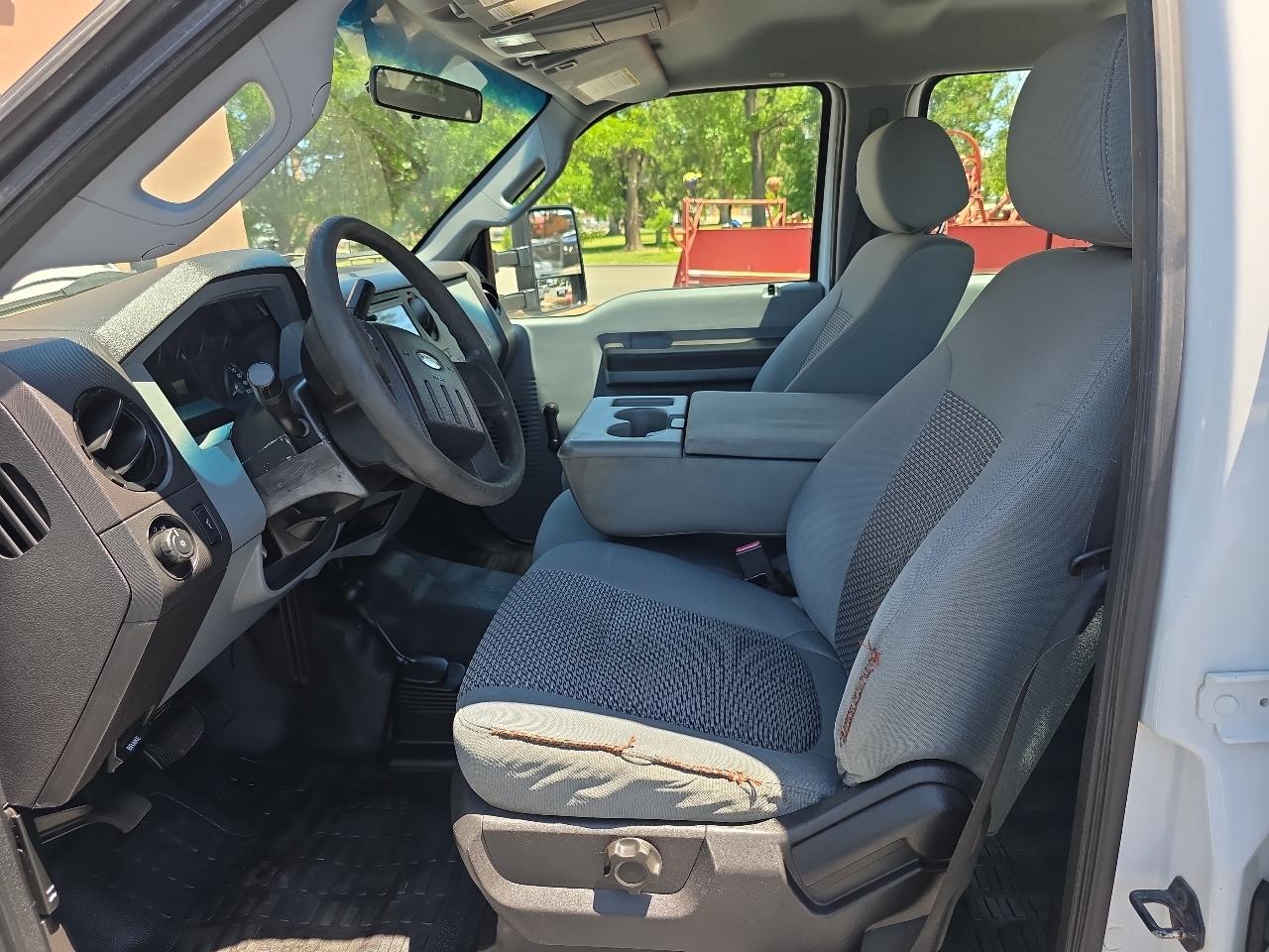 Ford Super Duty F-250 SRW 4WD Crew Cab 156" XL 2011