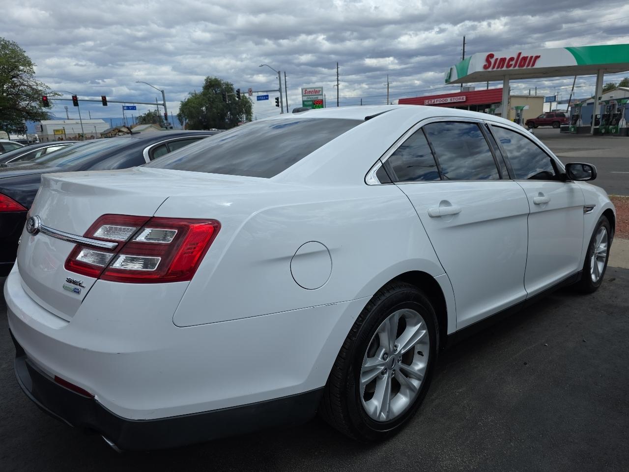 Ford Taurus 4dr Sdn SEL AWD 2014