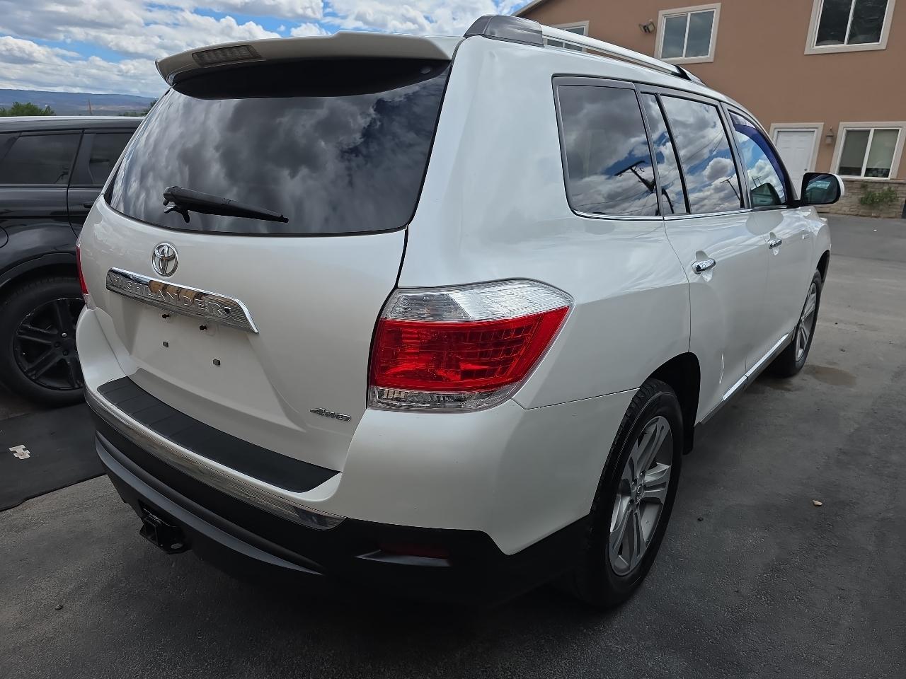 Toyota Highlander 4WD 4dr V6 Limited (Natl) 2013