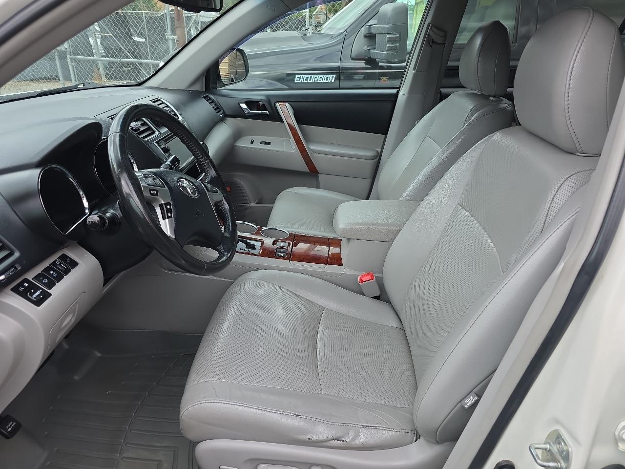 Toyota Highlander 4WD 4dr V6 Limited (Natl) 2013