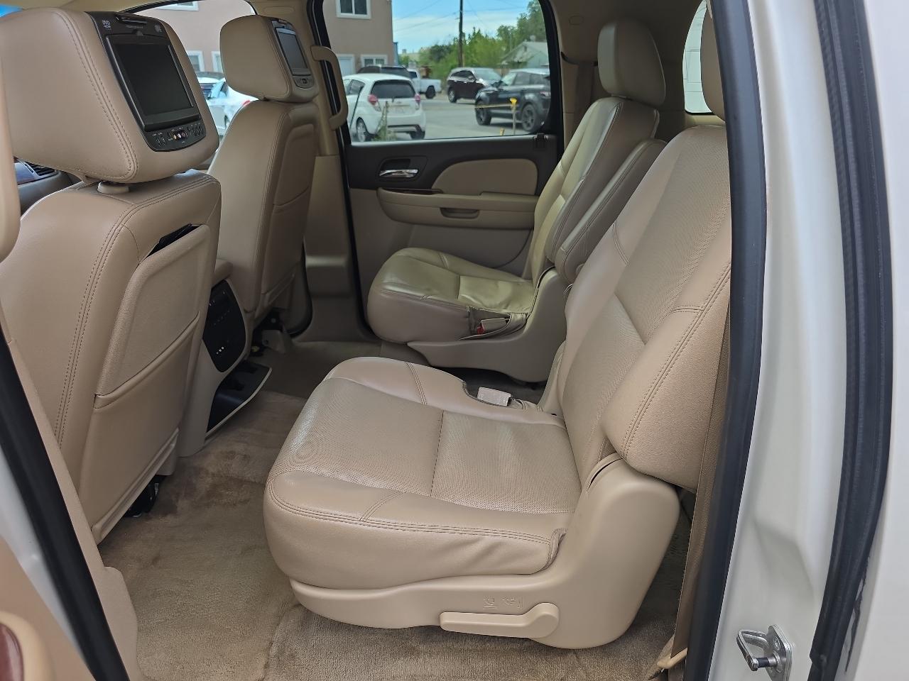 Chevrolet Suburban 4WD 4dr 1500 LTZ 2011