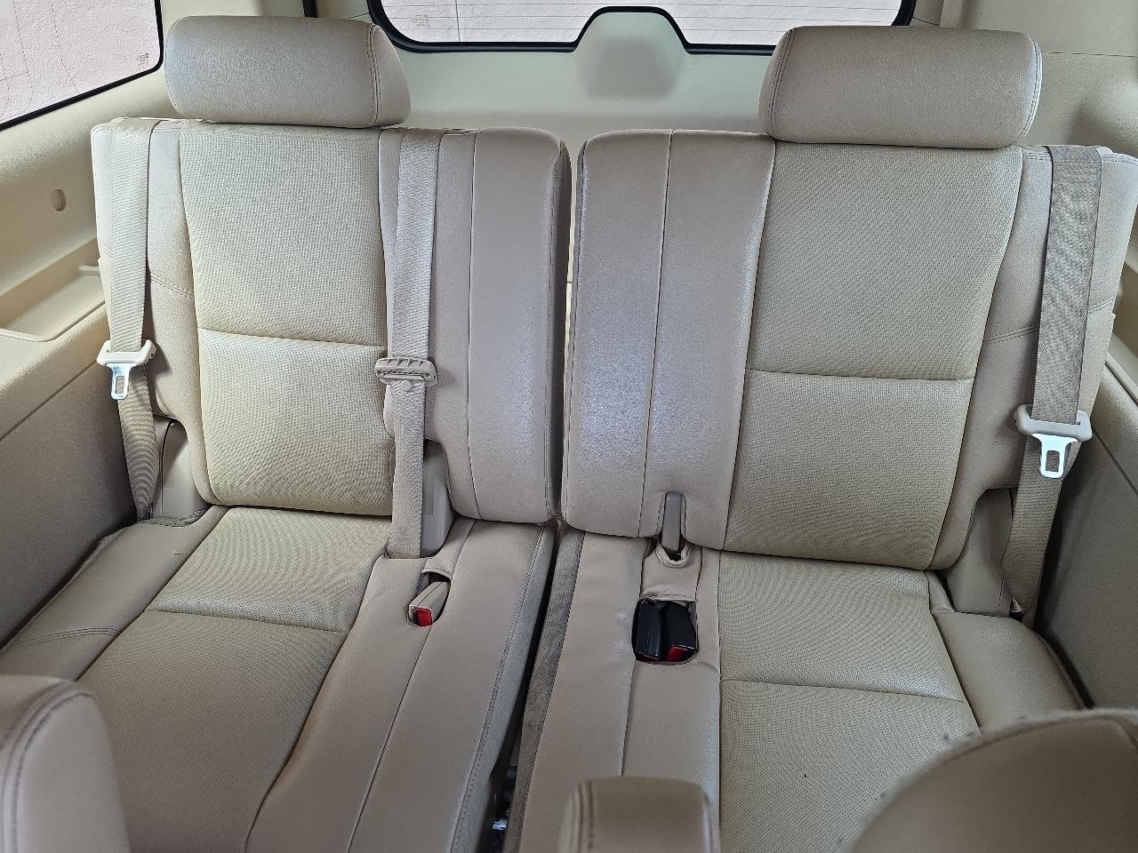 Chevrolet Suburban 4WD 4dr 1500 LTZ 2011