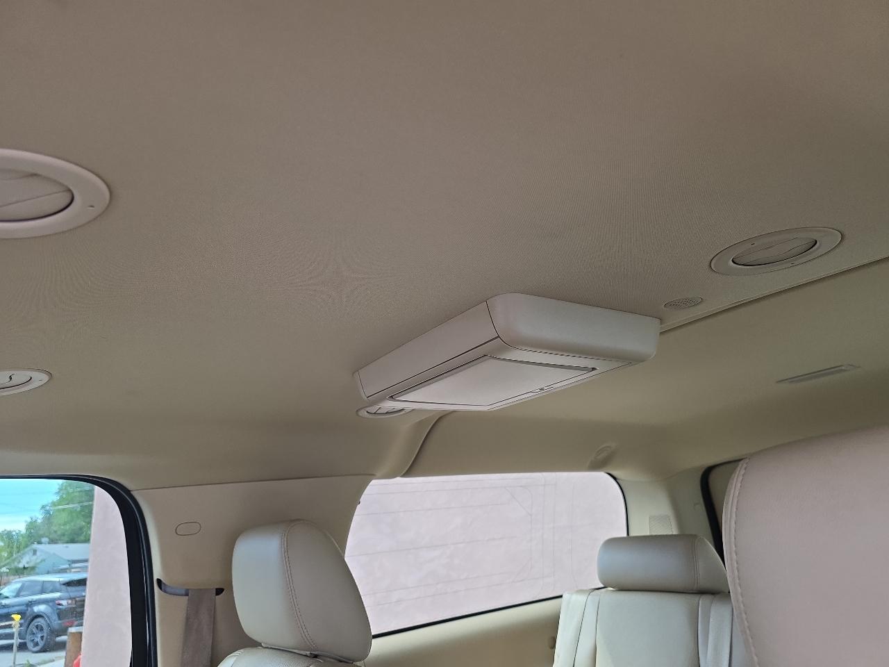 Chevrolet Suburban 4WD 4dr 1500 LTZ 2011