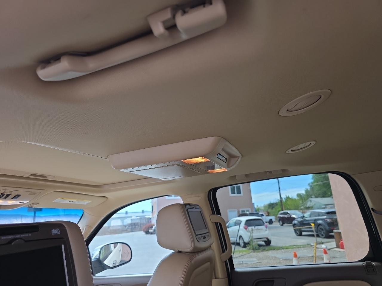 Chevrolet Suburban 4WD 4dr 1500 LTZ 2011