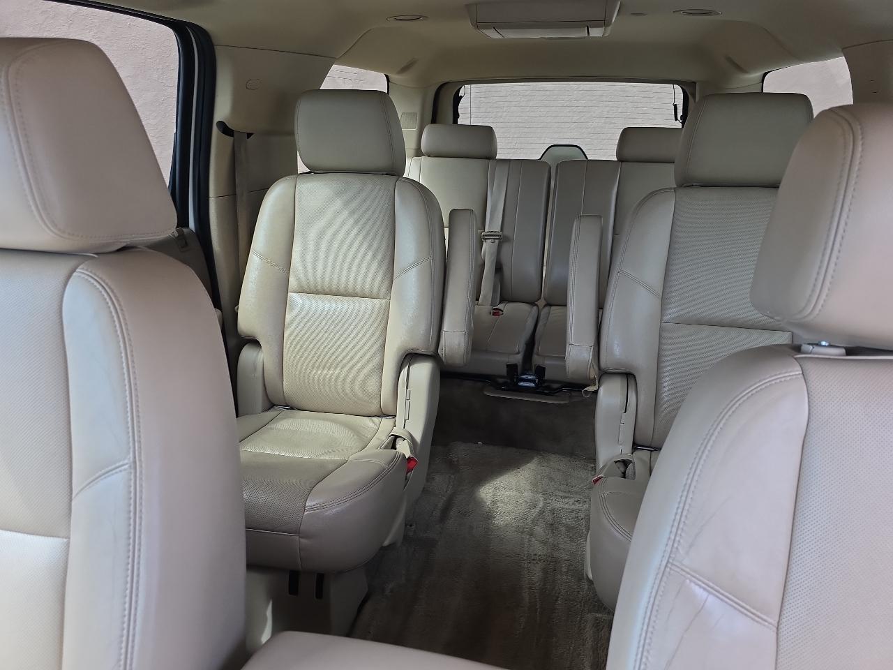 Chevrolet Suburban 4WD 4dr 1500 LTZ 2011
