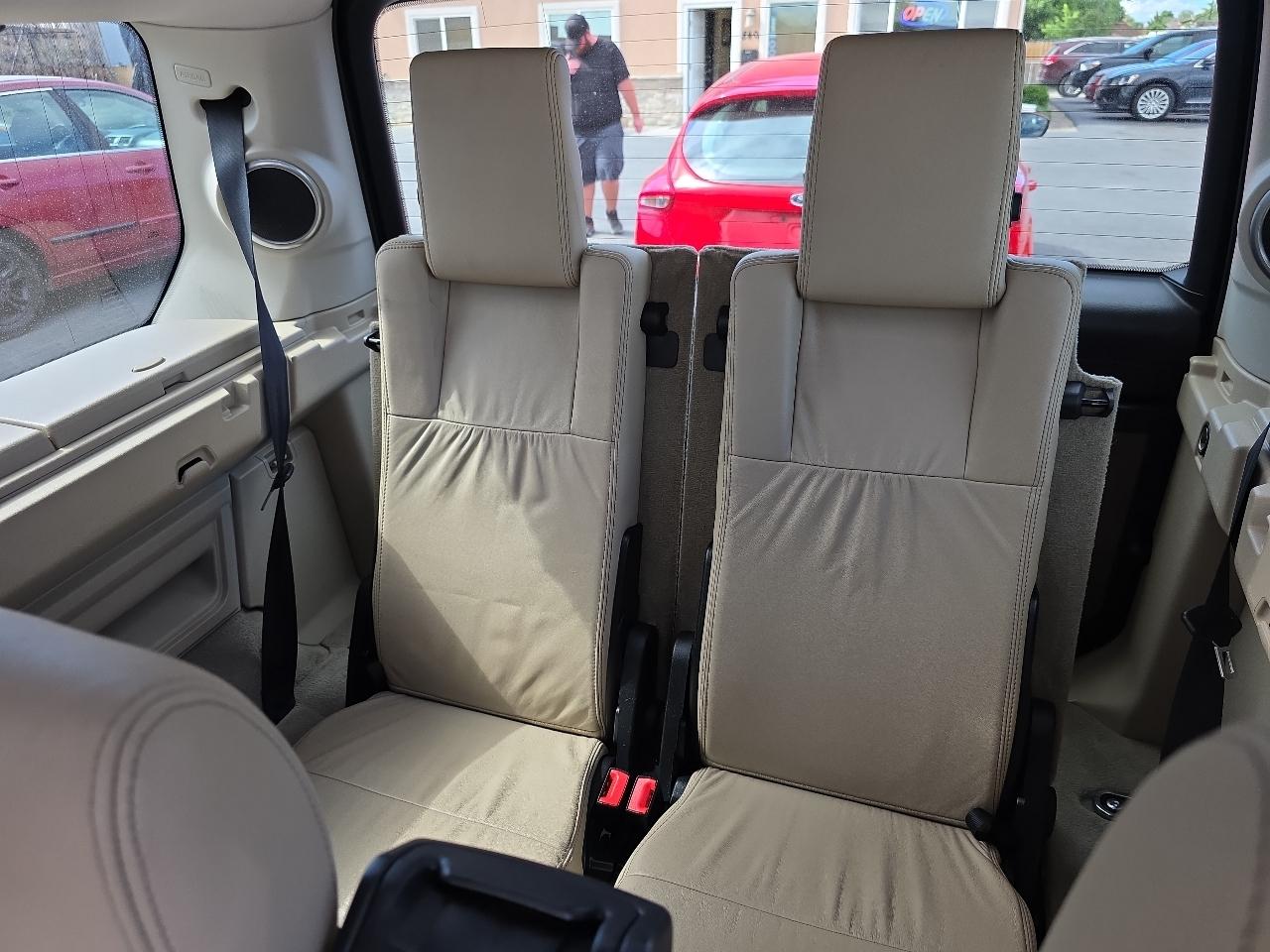 Land Rover LR4 4WD 4dr LUX 2012
