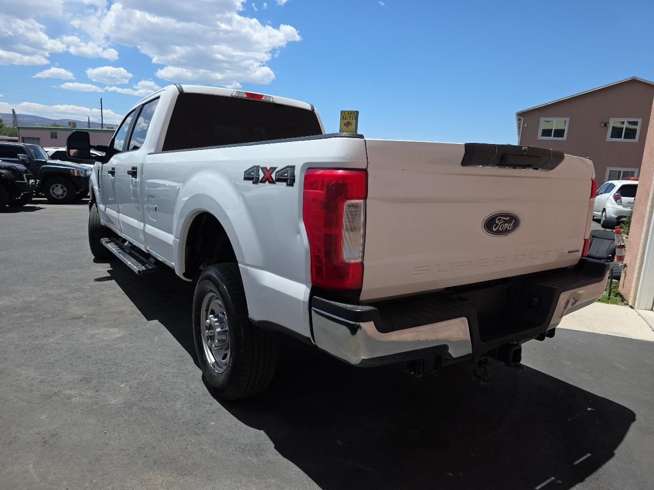 Ford Super Duty F-250 SRW XL 4WD Crew Cab 8' Box 2019