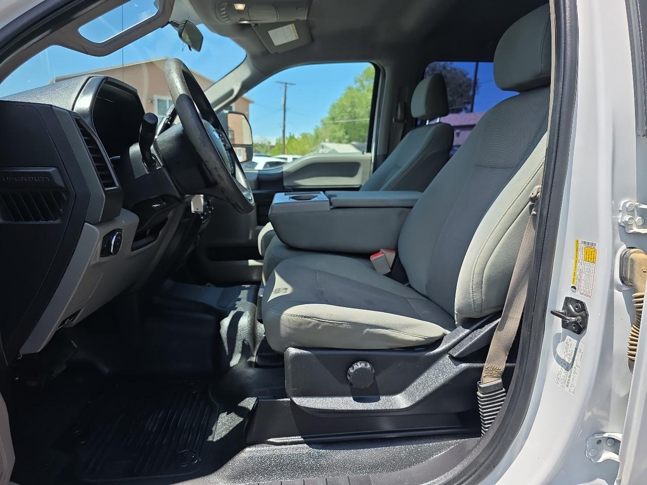 Ford Super Duty F-250 SRW XL 4WD Crew Cab 8' Box 2019