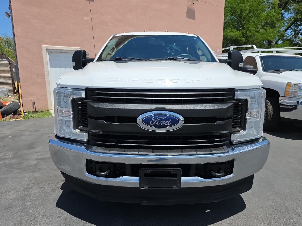 Ford Super Duty F-250 SRW XL 4WD Crew Cab 8' Box 2019