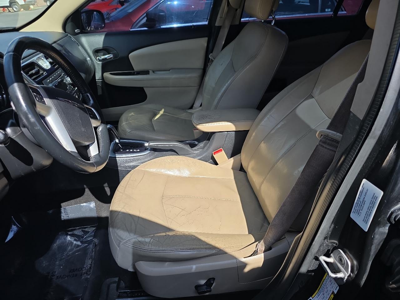 Chrysler 200 4dr Sdn Limited 2013