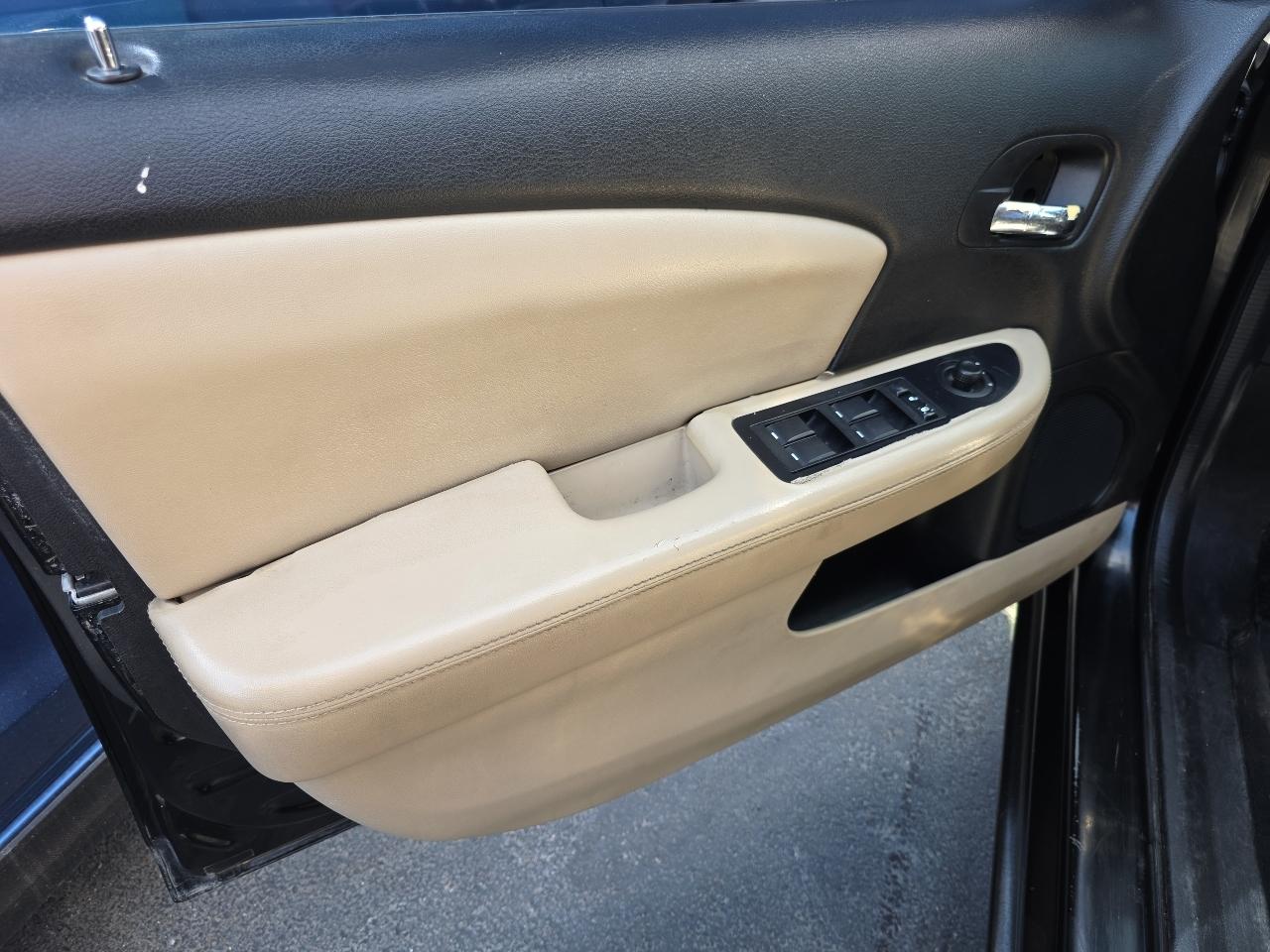 Chrysler 200 4dr Sdn Limited 2013