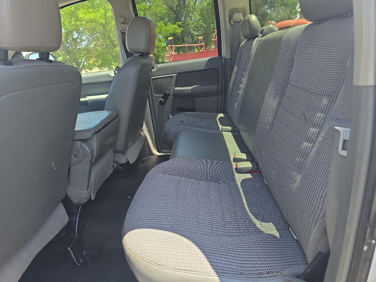 Dodge Ram 2500 4WD Quad Cab 160.5" ST 2007