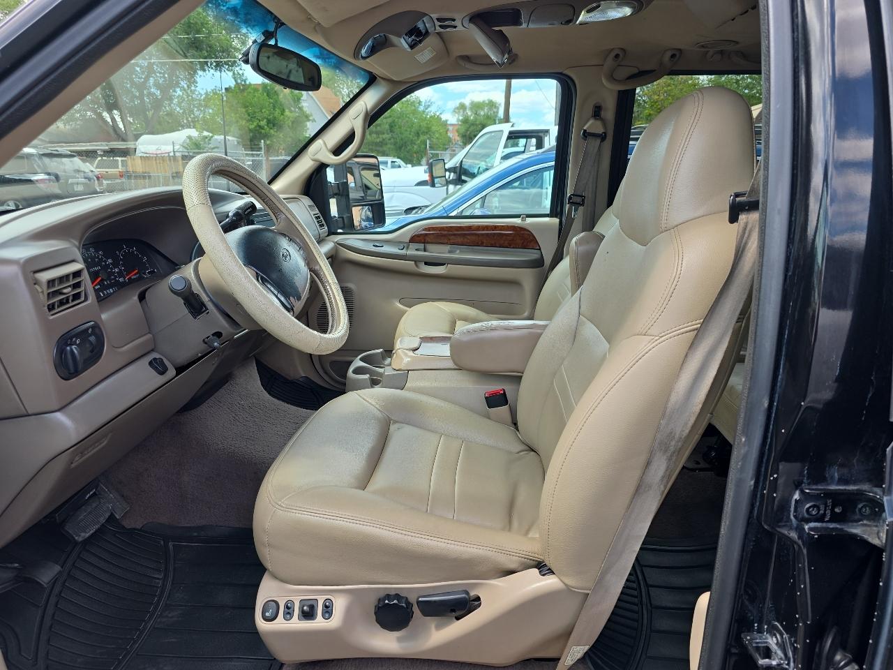 Ford Excursion 137" WB Limited 4WD 2000
