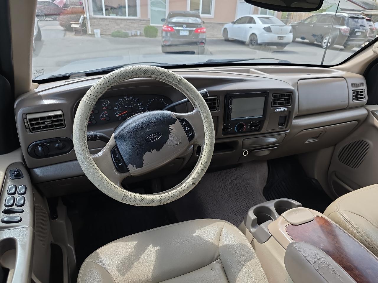 Ford Excursion 137" WB Limited 4WD 2000