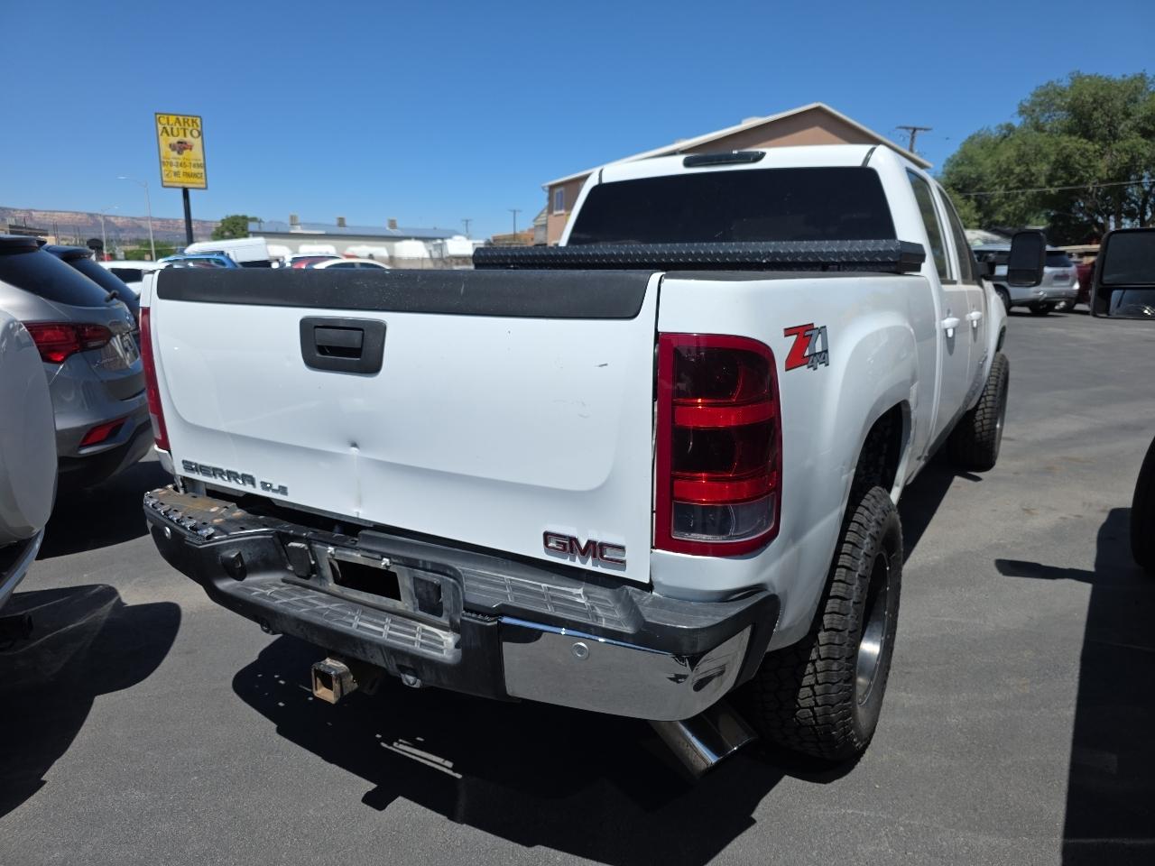 GMC Sierra 2500HD 4WD Crew Cab 153" SLT 2007