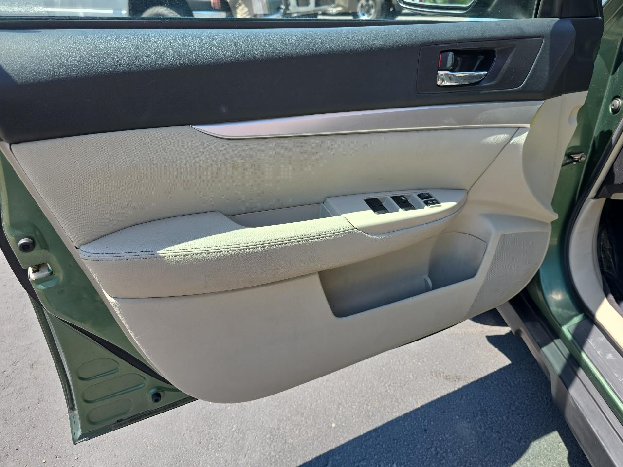 Subaru Outback 4dr Wgn H4 Auto 2.5i Prem Pwr Moon 2010