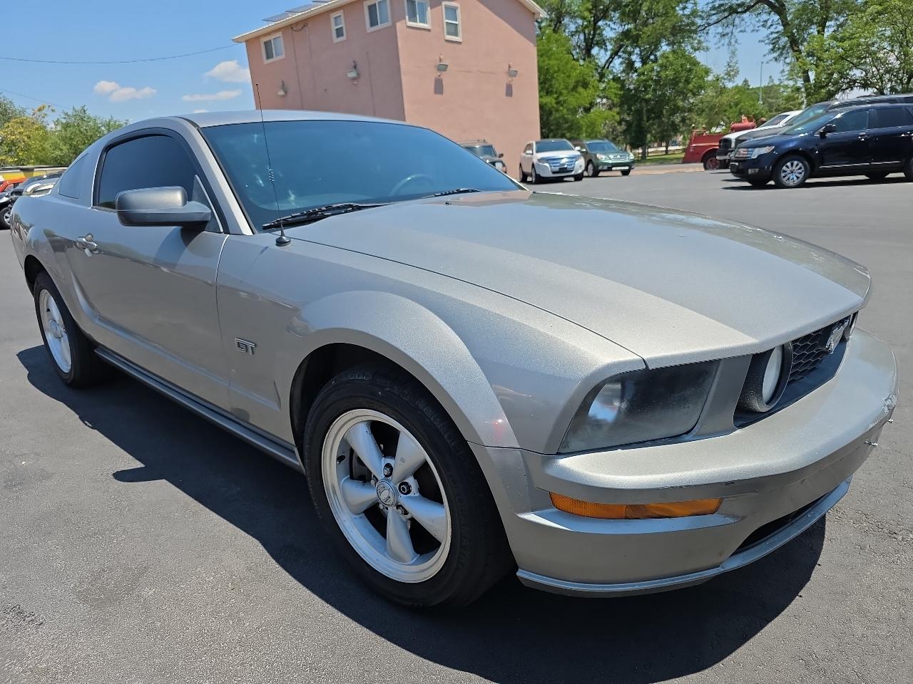 Ford Mustang 2dr Cpe GT Deluxe 2008