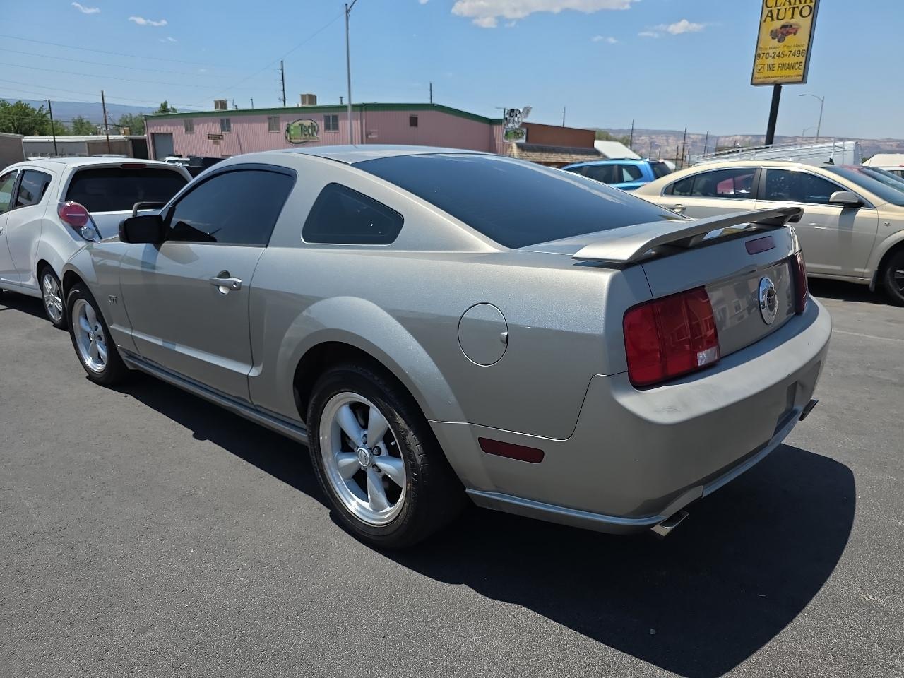 Ford Mustang 2dr Cpe GT Deluxe 2008