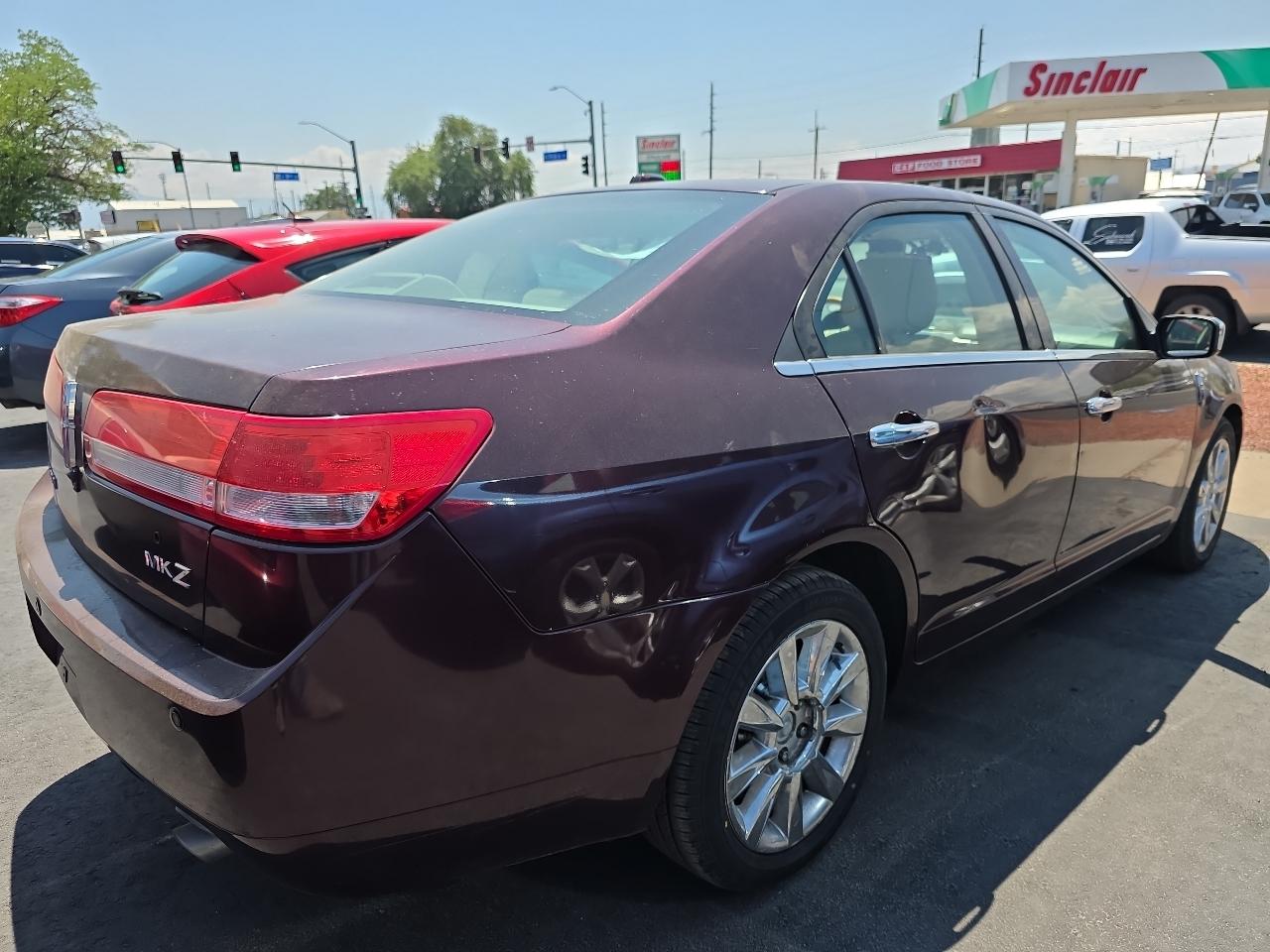 Lincoln MKZ 4dr Sdn FWD 2011