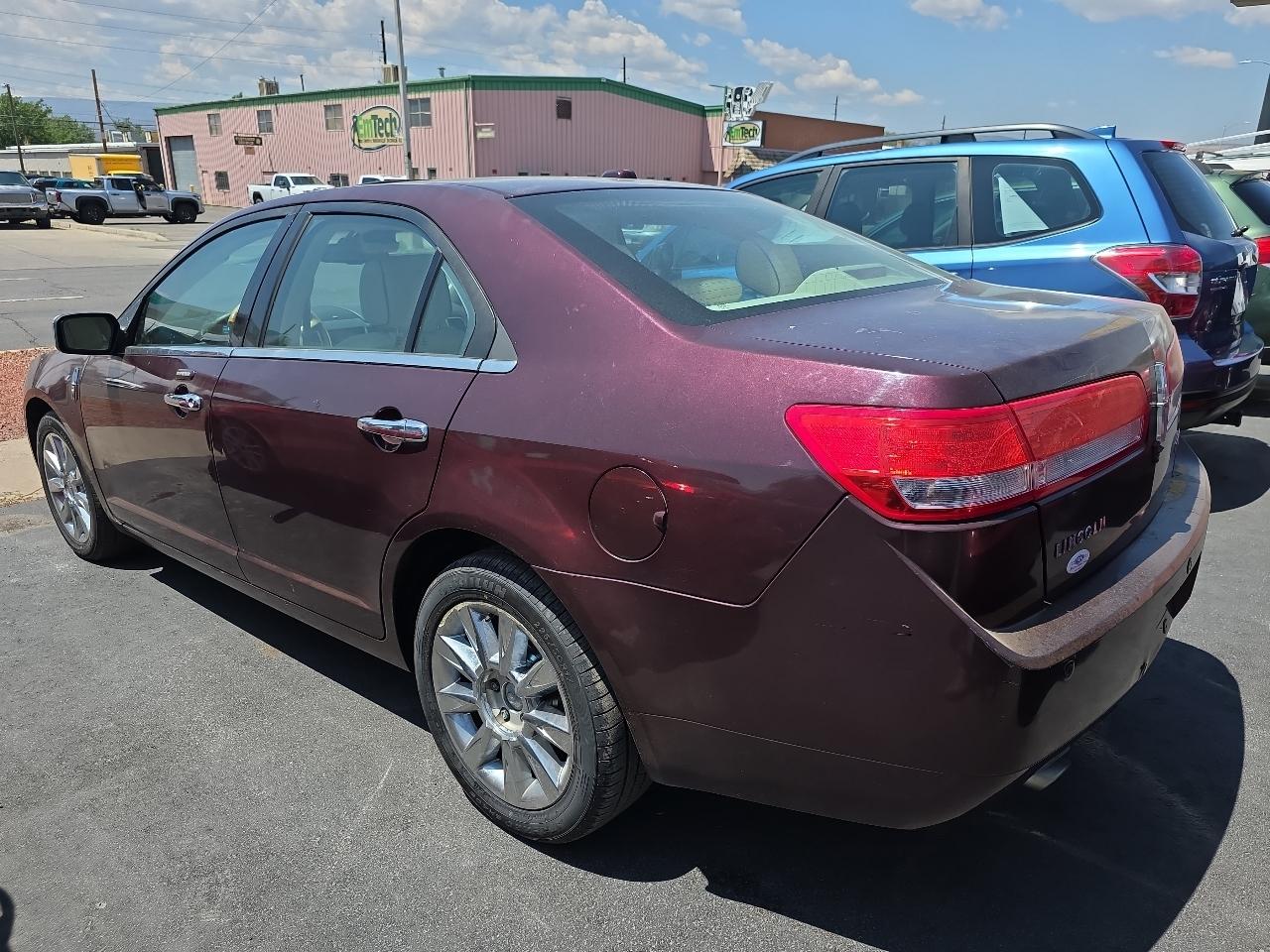 Lincoln MKZ 4dr Sdn FWD 2011