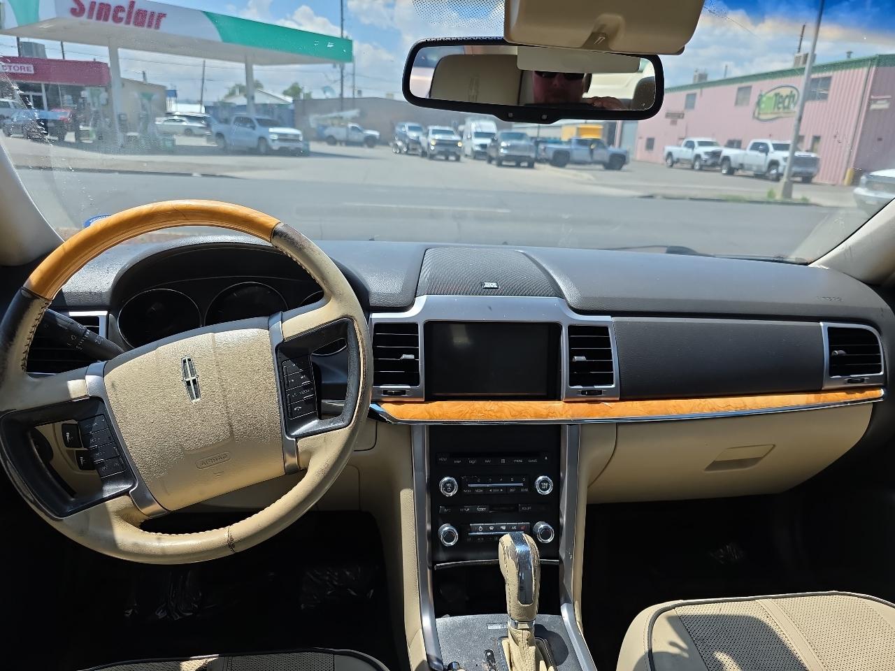 Lincoln MKZ 4dr Sdn FWD 2011