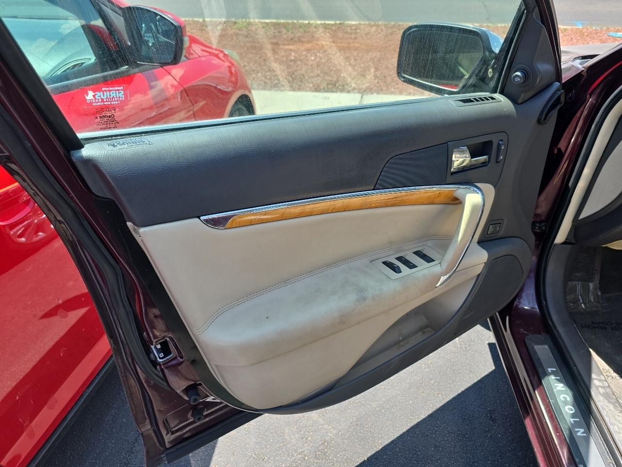 Lincoln MKZ 4dr Sdn FWD 2011